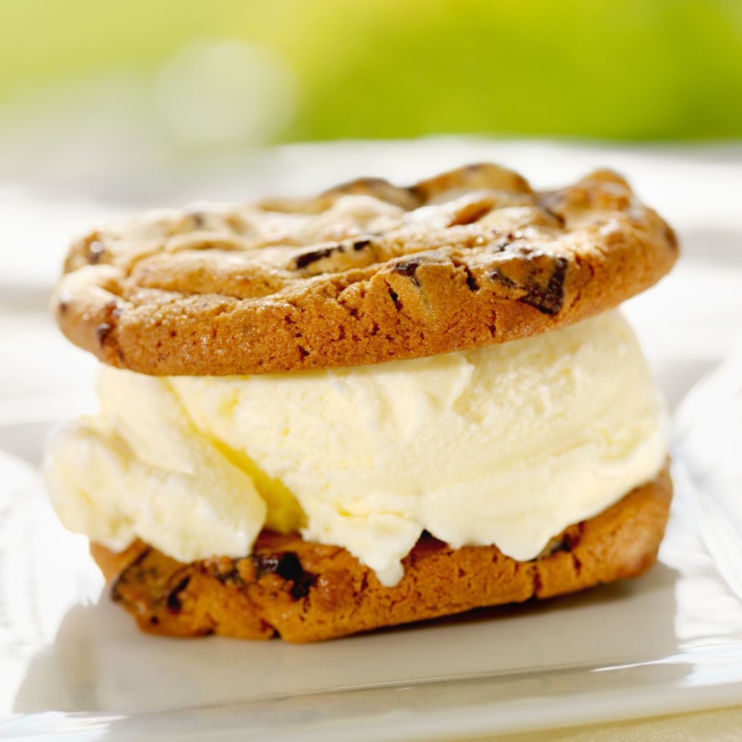 Sun, July 28: Ice Cream Cookie Sandwiches with Lori Lynn's Cookies & Cream